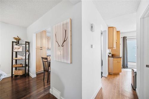 19 Lechman Place, Winnipeg, MB - Indoor Photo Showing Other Room
