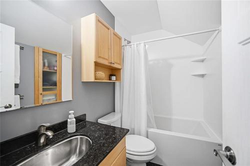 19 Lechman Place, Winnipeg, MB - Indoor Photo Showing Bathroom