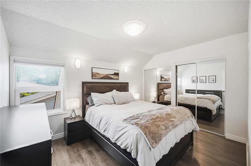 19 Lechman Place, Winnipeg, MB - Indoor Photo Showing Bedroom