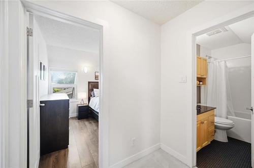 19 Lechman Place, Winnipeg, MB - Indoor Photo Showing Bathroom