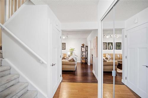 19 Lechman Place, Winnipeg, MB - Indoor Photo Showing Other Room