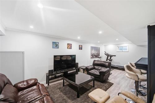 19 Lechman Place, Winnipeg, MB - Indoor Photo Showing Basement