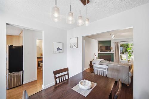 19 Lechman Place, Winnipeg, MB - Indoor Photo Showing Dining Room