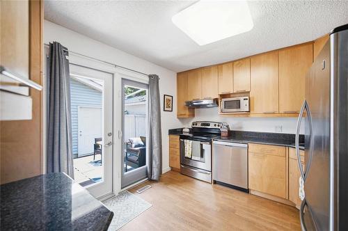 19 Lechman Place, Winnipeg, MB - Indoor Photo Showing Kitchen With Stainless Steel Kitchen
