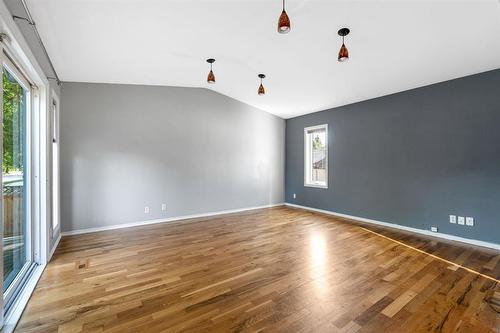 106 Clayton Drive, Winnipeg, MB - Indoor Photo Showing Other Room