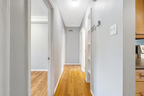 106 Clayton Drive, Winnipeg, MB - Indoor Photo Showing Other Room