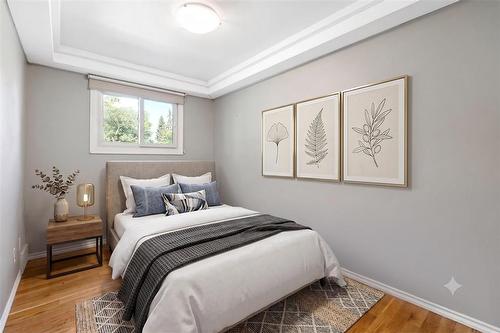 106 Clayton Drive, Winnipeg, MB - Indoor Photo Showing Bedroom