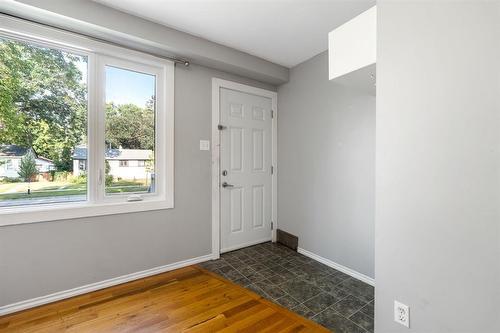 106 Clayton Drive, Winnipeg, MB - Indoor Photo Showing Other Room