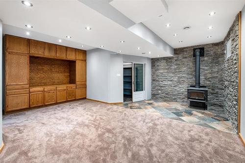 106 Clayton Drive, Winnipeg, MB - Indoor Photo Showing Other Room
