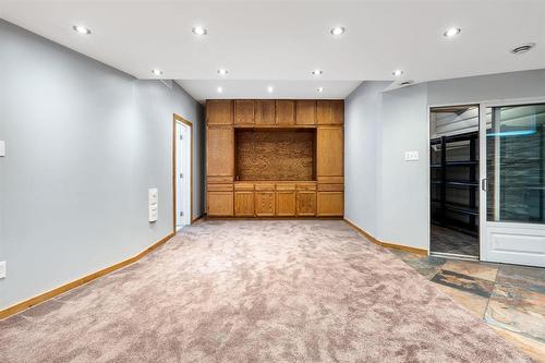 106 Clayton Drive, Winnipeg, MB - Indoor Photo Showing Other Room