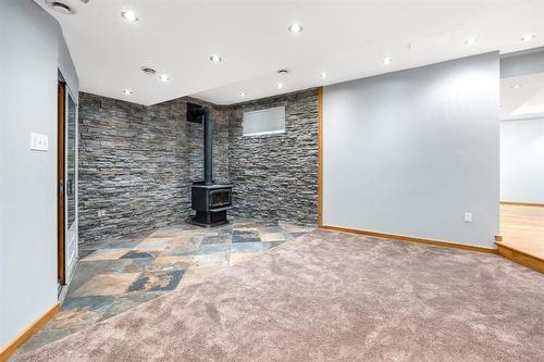 106 Clayton Drive, Winnipeg, MB - Indoor Photo Showing Other Room