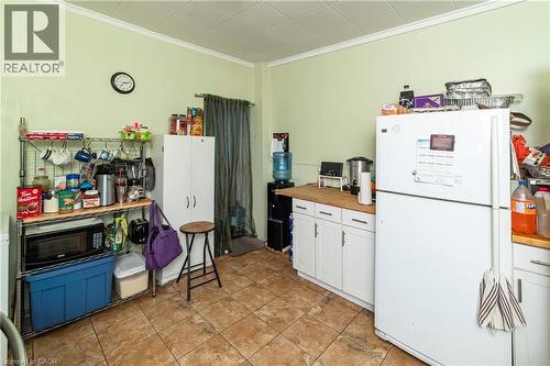 33 Railway Street, Hamilton, ON - Indoor Photo Showing Kitchen