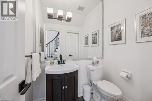 25 Manor Park Crescent Unit# 11, Guelph, ON - Indoor Photo Showing Bathroom