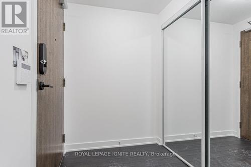 305 - 100 EAGLE ROCK WAY , Vaughan, Ontario L6A 5B9 3