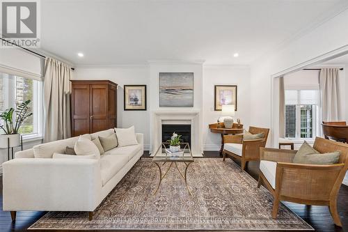 11 - 25 MANOR PARK CRESCENT  Guelph (Dovercliffe Park/Old University), ON N1G 1A2