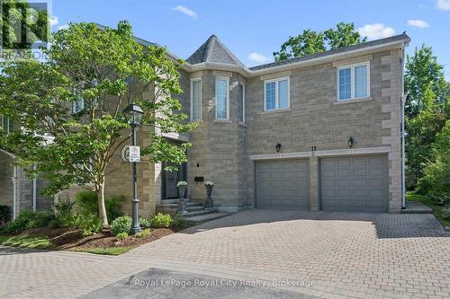 11 - 25 Manor Park Crescent, Guelph (Dovercliffe Park/Old University), ON - Outdoor