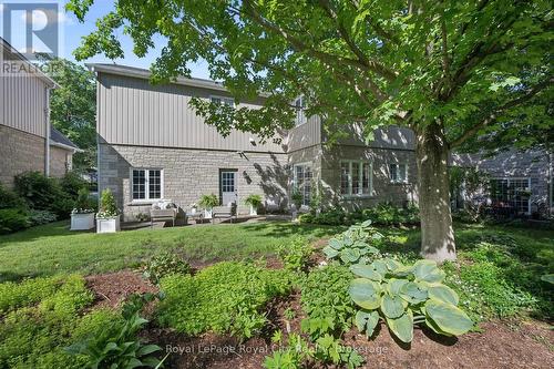 11 - 25 Manor Park Crescent, Guelph (Dovercliffe Park/Old University), ON - Outdoor