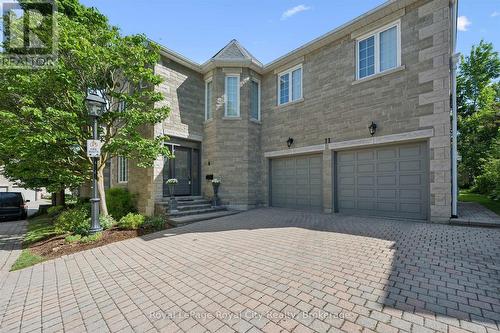 11 - 25 Manor Park Crescent, Guelph (Dovercliffe Park/Old University), ON - Outdoor