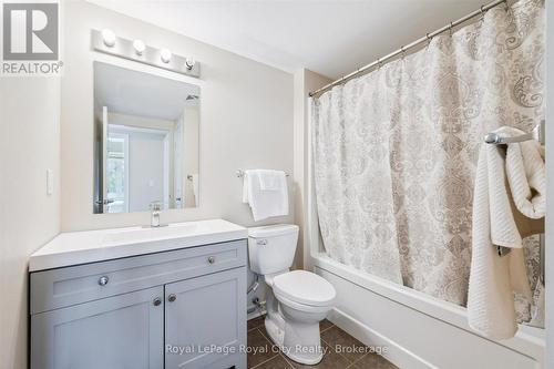 212 - 37 Goodwin Drive, Guelph (Pineridge/Westminster Woods), ON - Indoor Photo Showing Bathroom