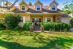 43 RAVINA CRESCENT Hamilton, ON L9G 2E8
