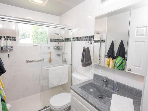 237 Anten St., Thunder Bay, ON - Indoor Photo Showing Bathroom