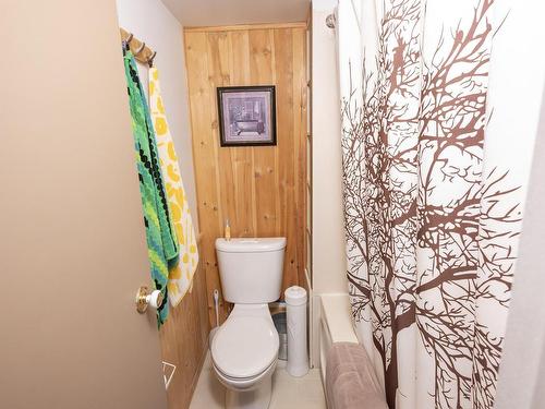 237 Anten St., Thunder Bay, ON - Indoor Photo Showing Bathroom