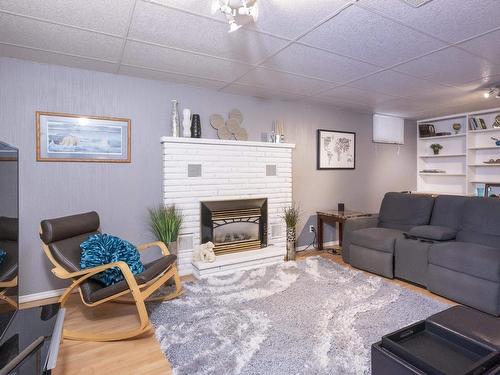237 Anten St., Thunder Bay, ON - Indoor Photo Showing Living Room With Fireplace