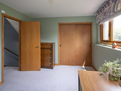 236 Poplar Ave, Thunder Bay, ON - Indoor