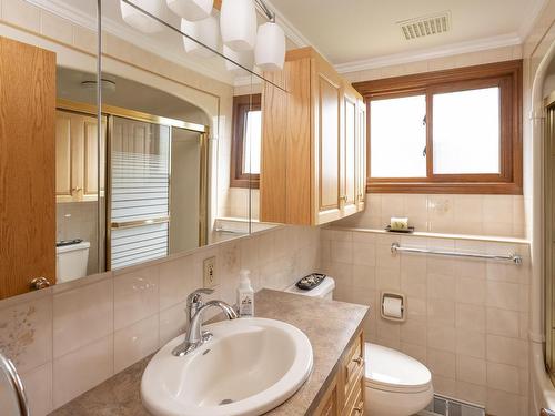 236 Poplar Ave, Thunder Bay, ON - Indoor Photo Showing Bathroom