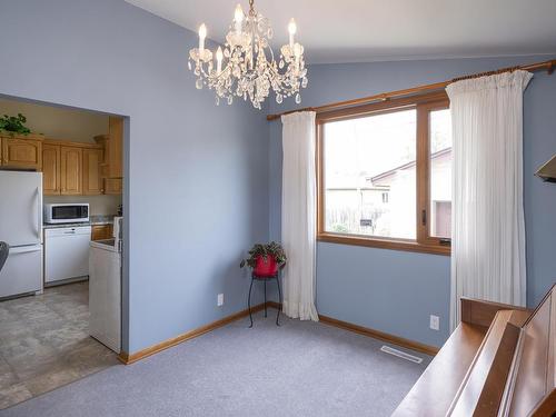 236 Poplar Ave, Thunder Bay, ON - Indoor Photo Showing Kitchen