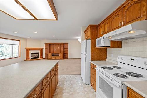 149 Bridgeview Dr, St Clements, MB - Indoor Photo Showing Kitchen