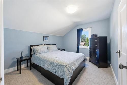 291 Campbell St, Winnipeg, MB - Indoor Photo Showing Bedroom
