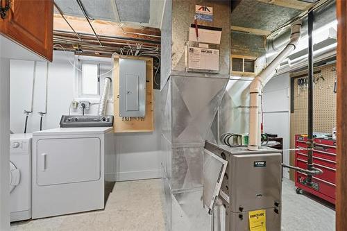 291 Campbell St, Winnipeg, MB - Indoor Photo Showing Laundry Room