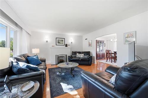 291 Campbell St, Winnipeg, MB - Indoor Photo Showing Living Room With Fireplace