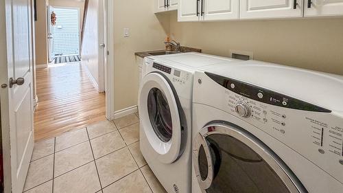 2-188 9Th  S Street, Cranbrook, BC - Indoor Photo Showing Laundry Room