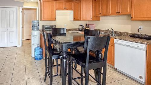 2-188 9Th  S Street, Cranbrook, BC - Indoor Photo Showing Kitchen With Double Sink