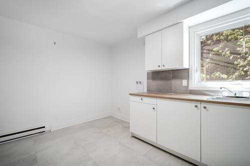 Salle à manger - 3-41 Rue René-Philippe, Longueuil (Le Vieux-Longueuil), QC - Indoor Photo Showing Kitchen