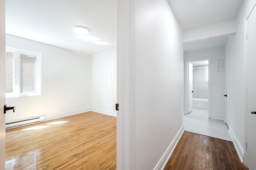 Corridor - 3-41 Rue René-Philippe, Longueuil (Le Vieux-Longueuil), QC - Indoor Photo Showing Other Room