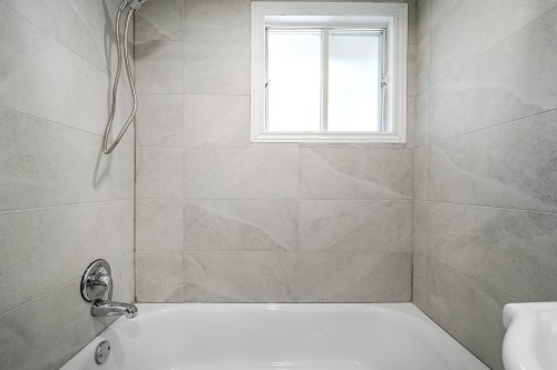 Salle de bains - 3-41 Rue René-Philippe, Longueuil (Le Vieux-Longueuil), QC - Indoor Photo Showing Bathroom