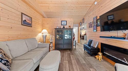 5807 Birch Avenue, Kitchener, BC 