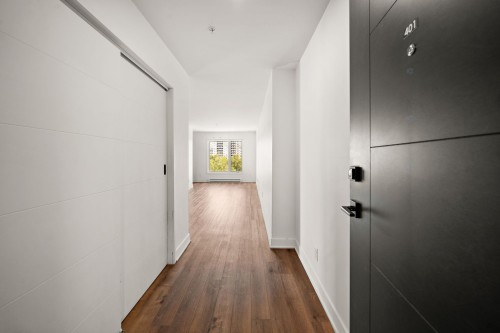 Hall d'entrée/Vestibule - 405-645 Rue René-Lecavalier, Terrebonne (Terrebonne), QC - Indoor Photo Showing Other Room
