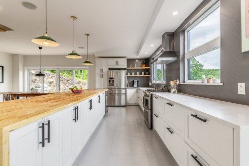 Cuisine - 64 Rue De Sarajevo, Cantley, QC - Indoor Photo Showing Kitchen With Upgraded Kitchen