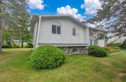 587 Rue Larose Magog, QC J1X 4L3