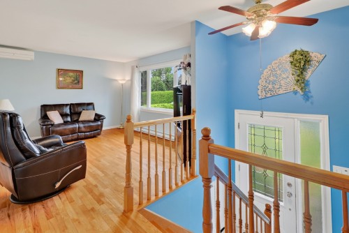 Salon - 587 Rue Larose, Magog, QC - Indoor Photo Showing Other Room