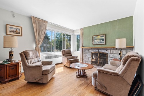 Salon - 33 49E Avenue, Montréal (Lachine), QC - Indoor Photo Showing Living Room With Fireplace