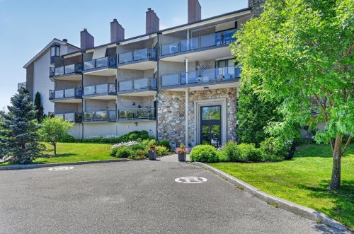 118-2100 Place du Club-Memphré  Magog, QC J1X 5X4