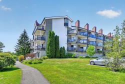 118-2100 Place du Club-Memphré  Magog, QC J1X 5X4