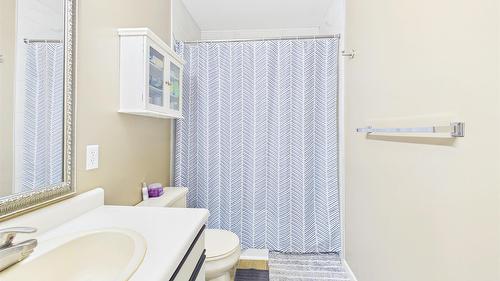 303-993 Klo Road, Kelowna, BC - Indoor Photo Showing Bathroom