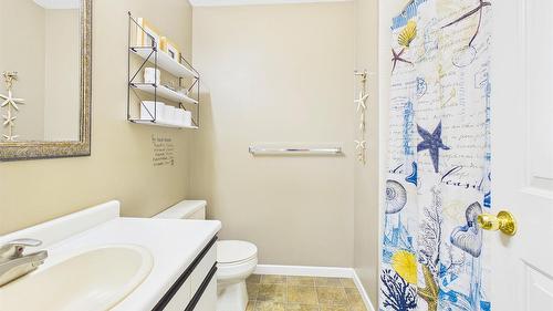 303-993 Klo Road, Kelowna, BC - Indoor Photo Showing Bathroom
