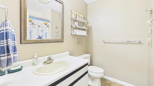 303-993 Klo Road, Kelowna, BC - Indoor Photo Showing Bathroom